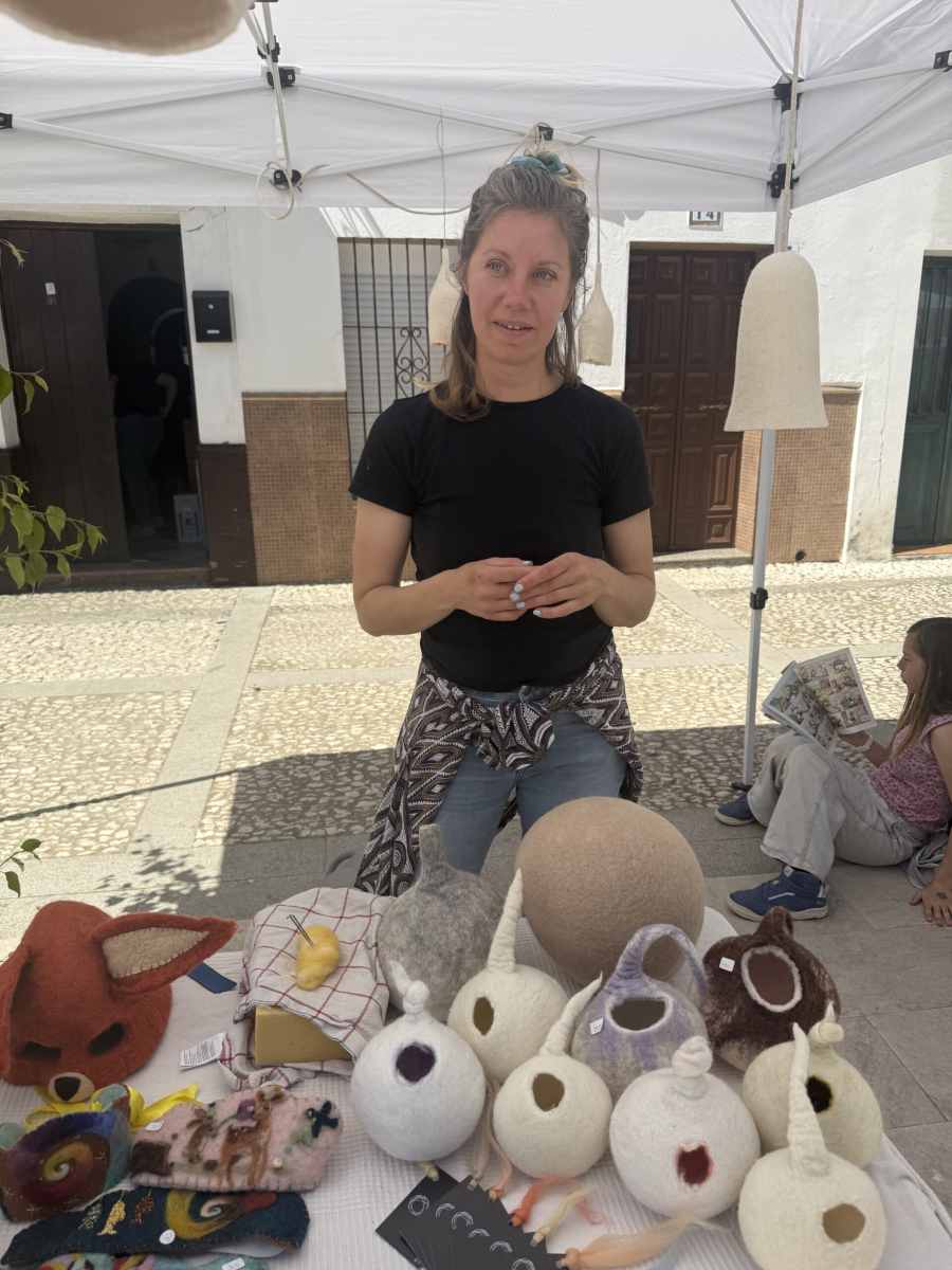 Ir a "El Mercado local de SierraAlimenta  Huelva teje una red que se extiende por todo el territorio"
