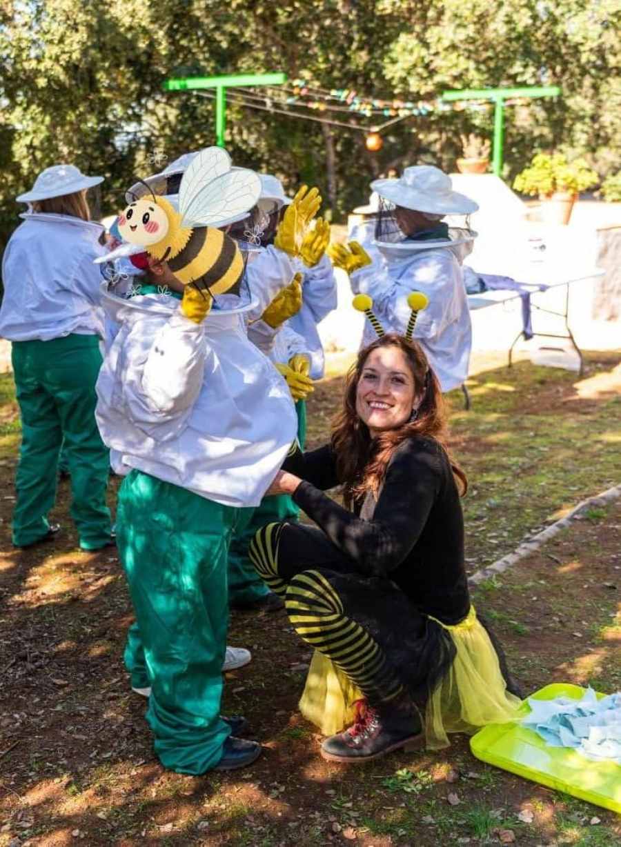 Ir a "Ofelia Escaño, una emprendedora fuerte y activa como sus abejas"